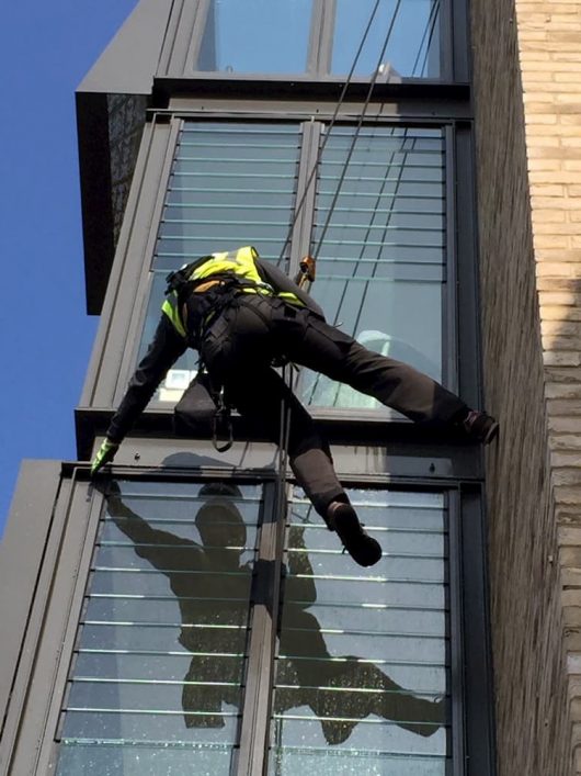 abseiling window cleaning